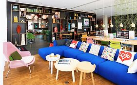 citizenM Paris La Défense